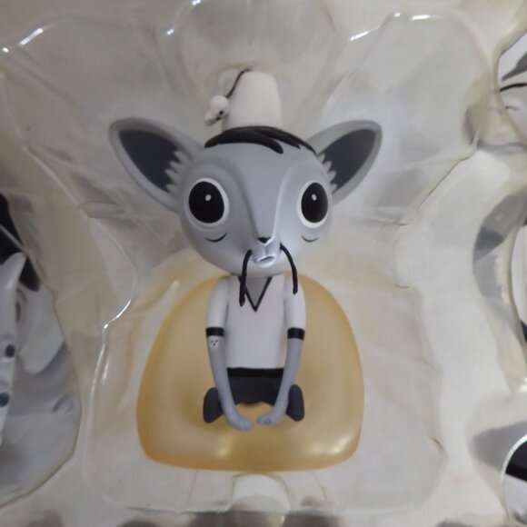 RARE NEW 2005 3” SCARY GIRL MONO BLACK WHITE EDITION DESIGNER VINYL FIGURE SET - Picture 12 of 16